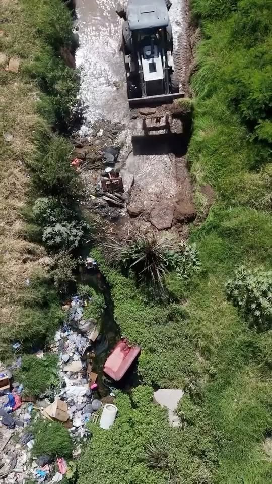 EL QUE ENSUCIA EL CANAL, PAGA…