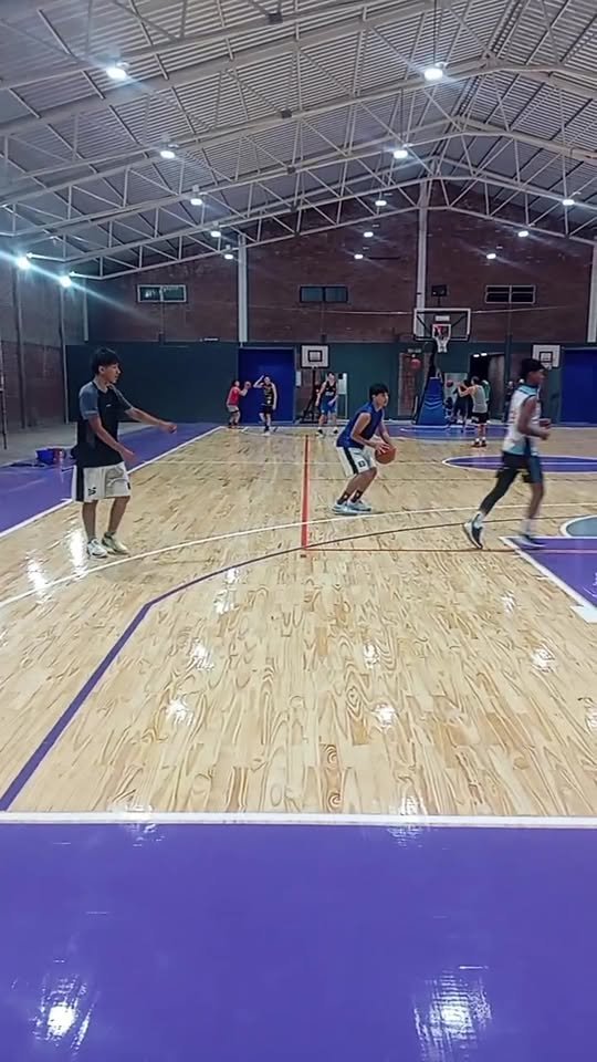 Entrenamiento de El Carmen Básquet