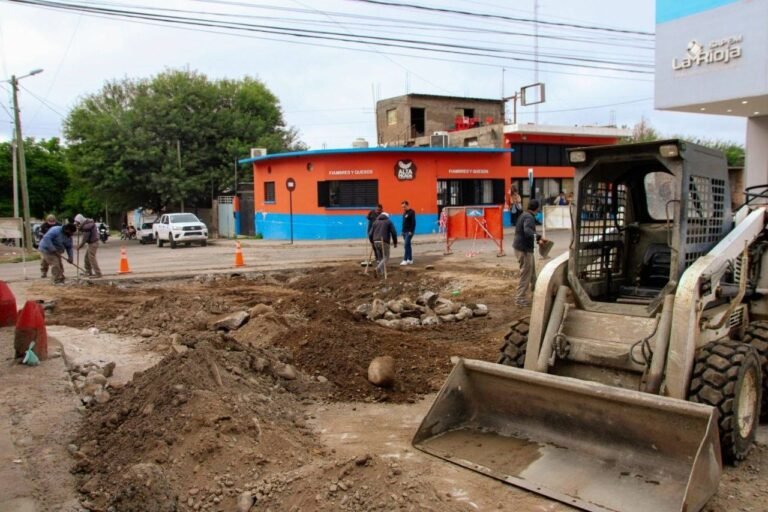 Seguimos trabajando en calle 19 de Febrero…