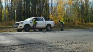 La Dirección de Vialidad Provincial realizó trabajos de bacheo en la Ruta Provincial N°7, dentro del ejido de la localidad, tras el pedido d…