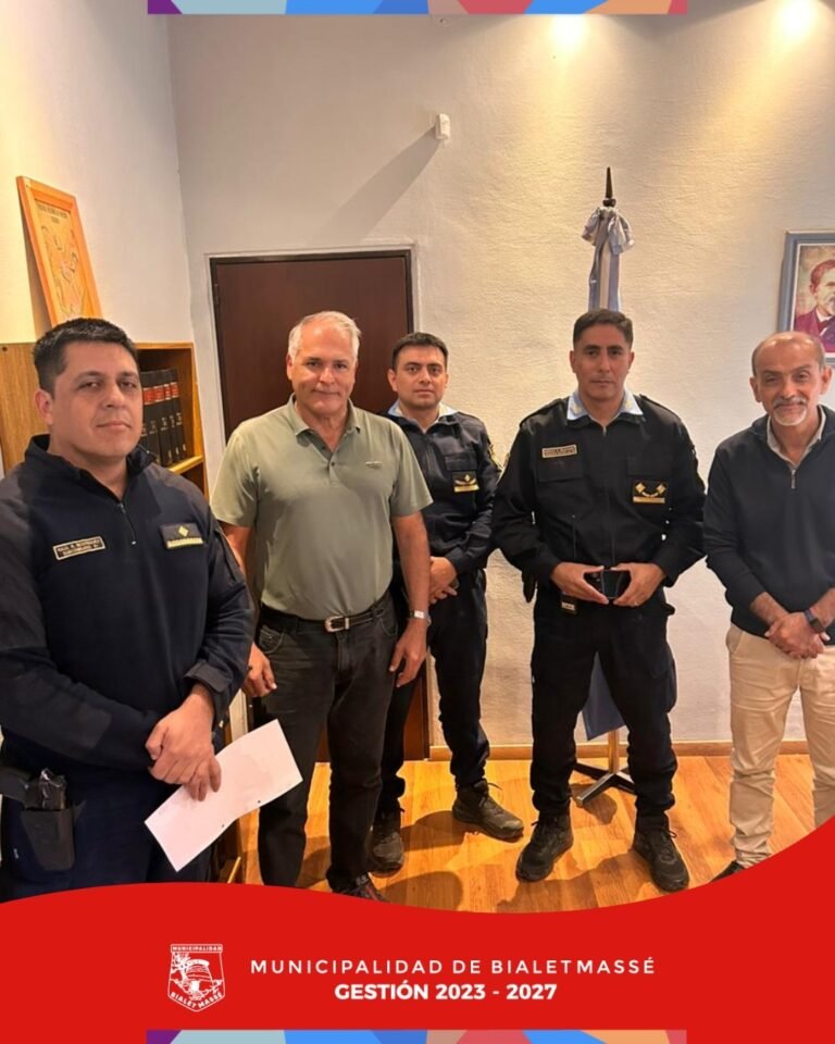 Reunión de trabajo junto a Oficiales de la Policía…