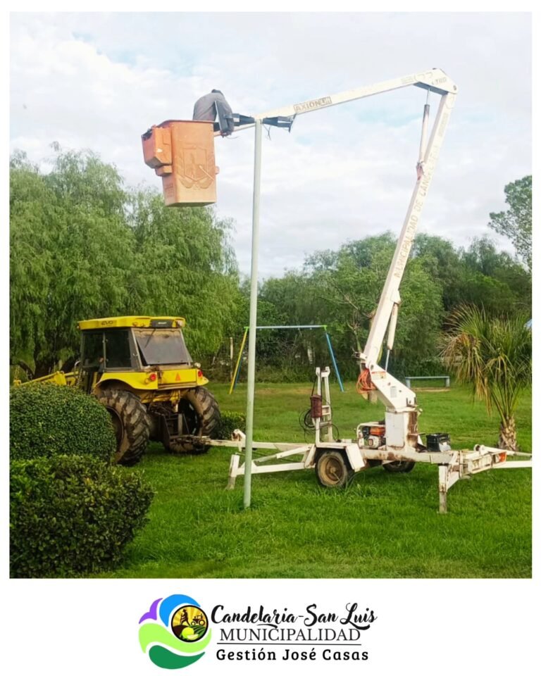 Personal municipal realiza diferentes tareas en nuestra localidad….