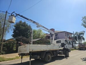 La Municipalidad de Colón finaliza la instalación de 44 nuevas luminarias LED en calle Alberdi con recursos propios